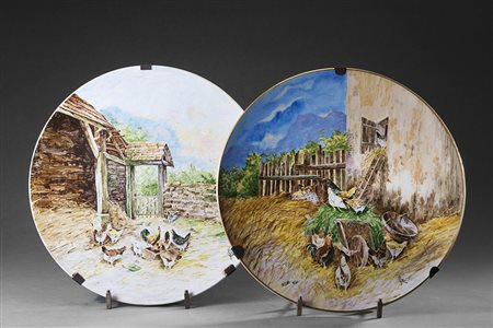 Maestro del sec. XX, coppia di piatti in porcellana dipinti in policromia con...