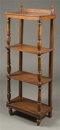 Etagere in noce a quattro ripiani con montanti e pinnacoli torniti...