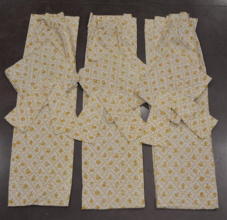 Lotto composto da sei tende e sei bracciali in cotone toile de jouy...