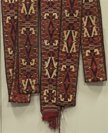 Lotto composto da sei strisce kilim a disegni geometrici (6 metri x32cm)....