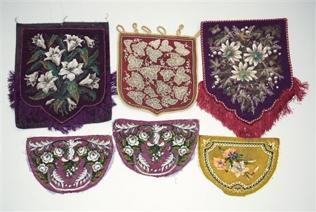 Lotto composto da tre fodere per cuscino e tre inserti da cuscino con perline...