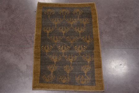 Tappeto anatolico sec. XX disegno all over cammelo su fondo marrone (cm 145x...