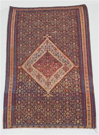 Kilim Senneh, Persia inizio sec. XX disegno a medaglioni concentrici nei toni...