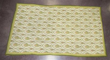 Tappeto ricamato in lana a mano "Vassiliky Pronia- Atene" sec. XX fondo...