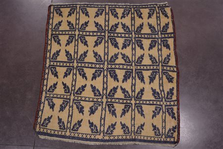 Tappeto Tolu Anatolia sec. XX disegno a riquadri in azzurro su fondo...