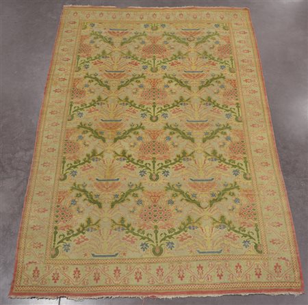 Tappeto Aranjuez, Spagna sec. XIX disegno a vasi e melograni controtagliato...