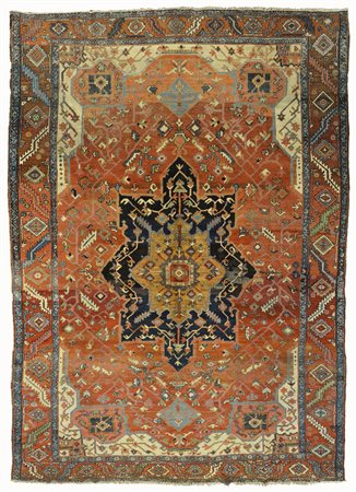 Tappeto Seraphi Persia sec. XIX disegno a medaglione color tabacco e blu su...