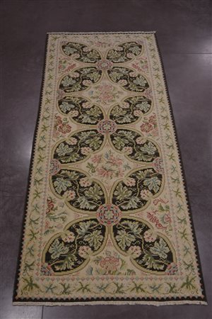 Tappeto Karabakh, Caucaso sec, XX disegno d'ispirazione francese su fondo...