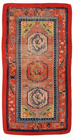 Tappeto Kaden, Tibet inizio sec. XX disegno con tre medaglioni nei toni del...