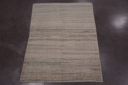 Tappeto orientale annodato in lana naturale bianca e grigia, manifattura...