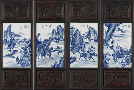 Quattro formelle in porcellana bianca e blu, di forma rettangolare, dipinte...
