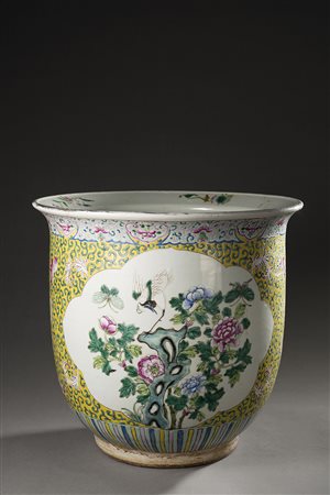 Grande jardiniere di porcellana Famiglia Rosa decorata con pannelli di fiori,...