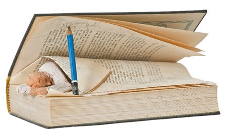 Paolo Beneforti (Pistoia 1964) LA BUONA NOTTE Accumulazione con libro, lapis...