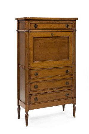 SECRETAIRE Secretaire in noce, in stile Luigi XVI, fronte a quattro tiretti;...