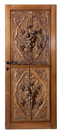 PANNELLI ENTRO PORTA Misura della porta h. cm 198,5x82,5 In noce scolpiti a...