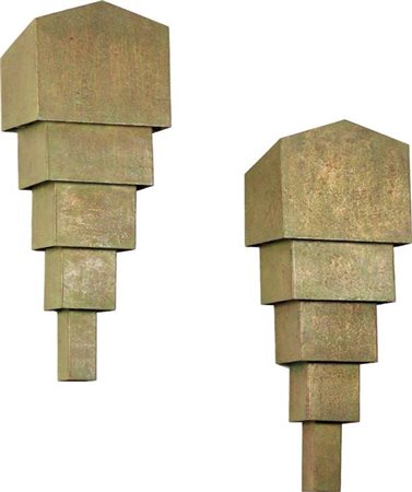 Due applique a ziggurat Italia, 1950 Lamiera verniciata e trattata a spruzzo...