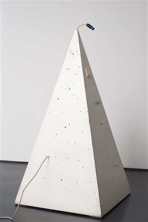 Manfred Pernice (1963) Licht Legno e lampada cm 155x78x78 Eseguito nel 2003...