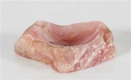 MANIFATTURA DEL XX SECOLO Posacenere. quarzo rosa. Cm 11,50 x 16,00 x 4,50.