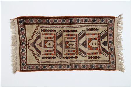 BELUCISTAN Tappeto orientale. Persia Nord Occidentale. 1970. Lana e cotone....