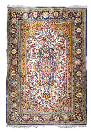 TAPPETO KUM KORK Persia, XX Sec. a disegno floreale con medaglione centrale,...