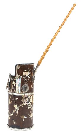 PARTICOLARE PIPA DA OPPIO Cina, XIX Sec. struttura in metallo rivestita da...