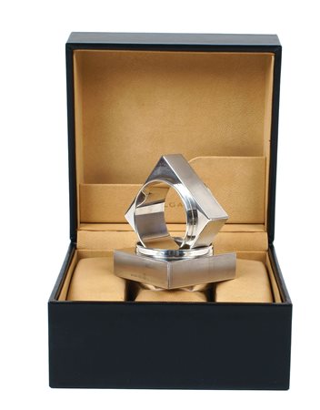 BULGARI, COPPIA DI PORTATOVAGLIOLI IN ARGENTO anno 1972 corpo liscio, entro...