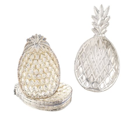 UNDICI PIATTINI IN METALLO ARGENTATO a foggia di anans A SET OF SILVERED...