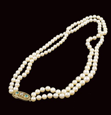 COLLANA A DUE FILI DI PERLE COLTIVATE sfere a gradazione da mm. 6,5 a mm. 9,...