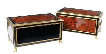 COPPIA DI BASI IN LEGNO EBANIZZATO E RADICA DI TUIA fine XIX Sec....