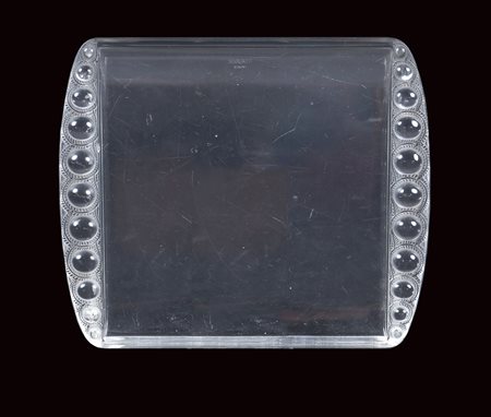 RENè LALIQUE, VASSOIO IN CRISTALLO Francia 1860 - 1945 forma rettangolare con...