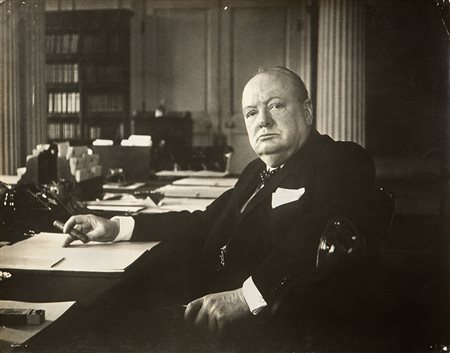Cecil Beaton (1904-1980) Winston Churchill, 1940-43 Due stampe vintage alla...