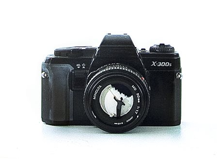 DE MOLFETTA FRANCESCO Milano 1979Camera oscura, 2005applicazione di plastiche...