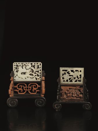 DUE PLACCHE, CINA, DINASTIA MING in giada verde celadon, lavorate al traforo...