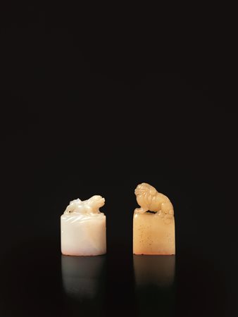 DUE SIGILLI, CINA, DINASTIA QING, SEC. XIX uno in tian huangshi dalla forma...