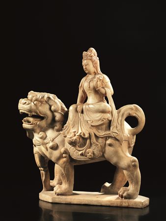 SCULTURA, CINA, SEC.XIX in marmo, scolpita nella forma di Guanyin assisa su...