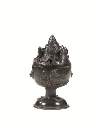 INCENSIERE BOSHANLU, CINA, SEC. XIX il coperchio modellato nella forma di...