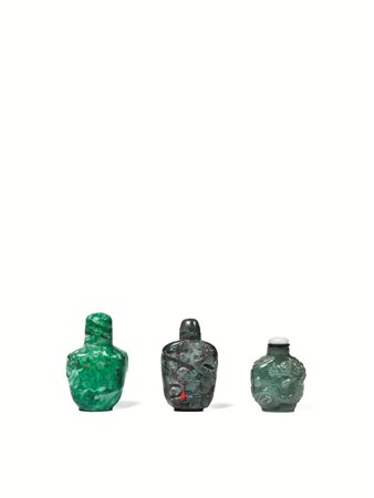 TRE SNUFF BOTTLES, CINA, SEC. XX in pietre dure, la pi&ugrave; alta cm 7,5...