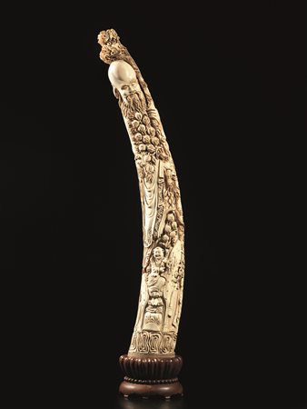 ZANNA, CINA, SEC. XIX in avorio finemente intagliato, raffigurante Shoulau...