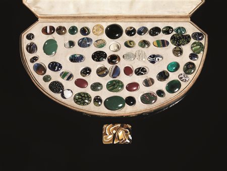 CAMPIONARIO DI VETRI DI EPOCA ROMANA Materia e tecnica : vetro e paste vitree...