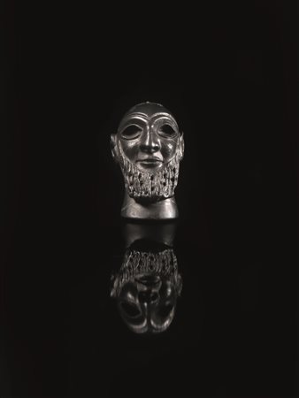 RARISSIMA TESTA SUMERICA Materia e tecnica: psilomelano, intagliato, levigato...