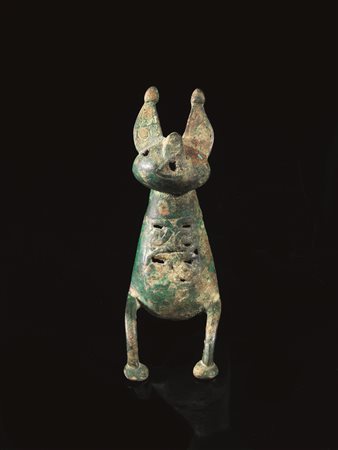 FELINO IN BRONZO Materia e tecnica: bronzo fuso e cesellato Protome di felino...