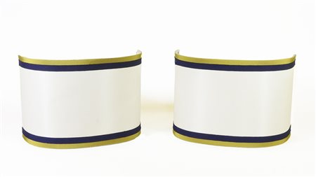 COPPIA DI VENTOLE-APPLIQUES in tela avorio con bordi nei toni del blu e del...