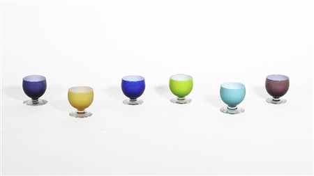 SERIE DI DODICI PORTAUOVO IN VETRO DOPPIO Rigatti di differenti colori, entro...