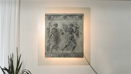 LAMPADA DA PARETE IN GESSO PATINATO E PLEXIGLASS, istoriata con scena...