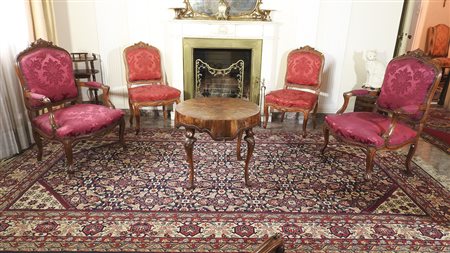 COPPIA DI POLTRONCINE E COPPIA DI SEDIE IN NOCE fine del XIX secolo/inizio...