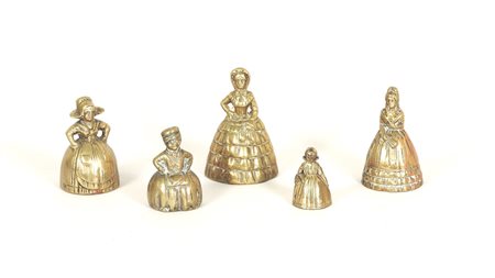 CINQUE BAMBOLE CAMPANELLO IN OTTONE Inghilterra, fine del XIX secolo di cui...