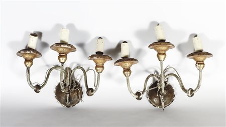 COPPIA DI APPLIQUES IN METALLO LACCATO E LEGNO DORATO Toscana, fine del XVIII...
