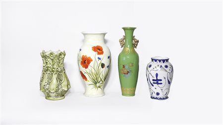 QUATTRO VASI IN TERRAGLIA E CERAMICA tra cui uno dipinto con papaveri ed uno...