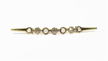 SPILLA IN ORO GIALLO con perle e rose di diamante inizio del XX secolo YELLOW...