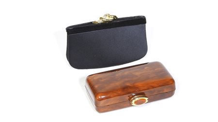 DUE CLUTCHES Rodo una in raso e velluto nero con fermezza gioielli realizzata...